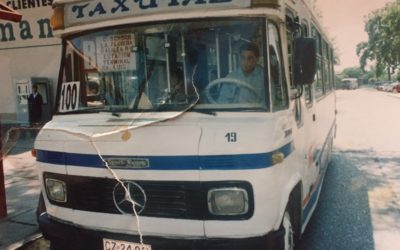 Micro Taxutal recorre centro de Talca, 1998.