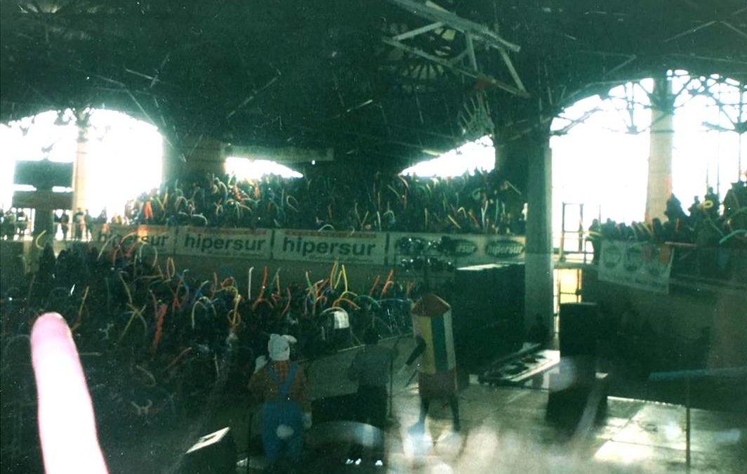 Concierto de Cachureos en Gimnasio Regional Talca, año 1996