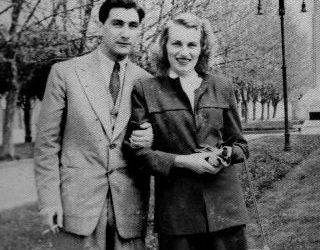 Matrimonio en su luna de miel en Talca, año 1948