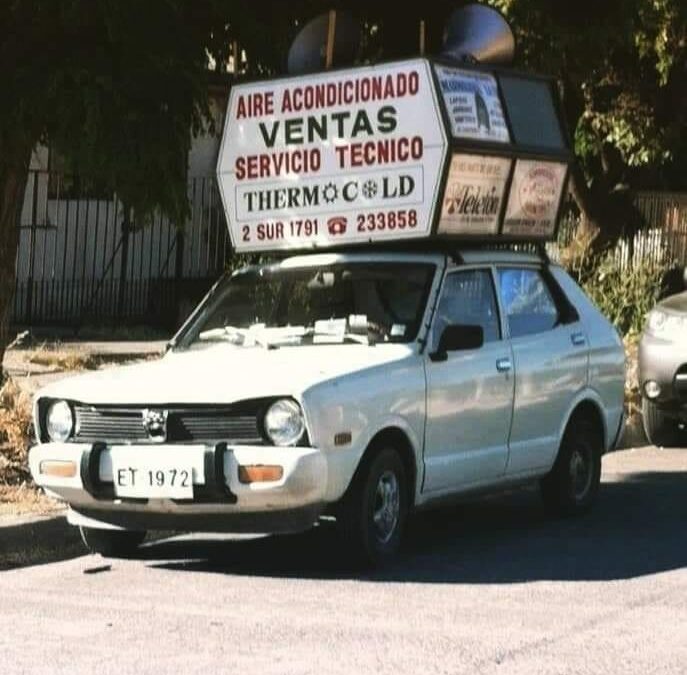 Auto publicitario que recorría calles de Talca, s.f.