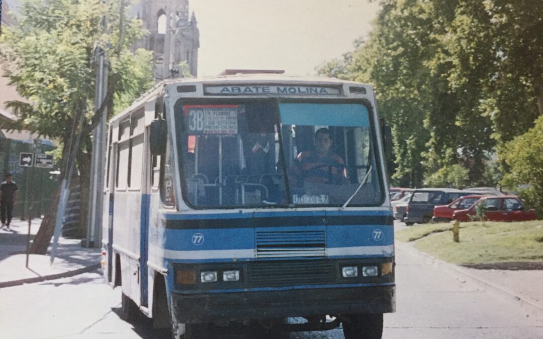 Antigua micro 3B de línea Abate Molina de Talca, s.f.