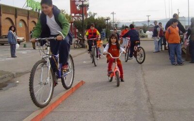 Niños en fiesta infantil de Supermercado Hipersur