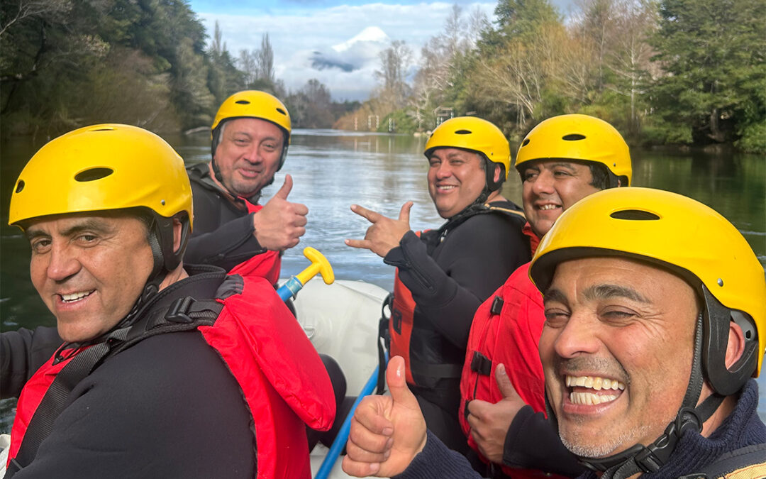 Premio “Club de Toby” se celebra en Pucón con amigos, asados y aventuras